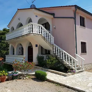 Apartament Ruzmarin, Šilo
